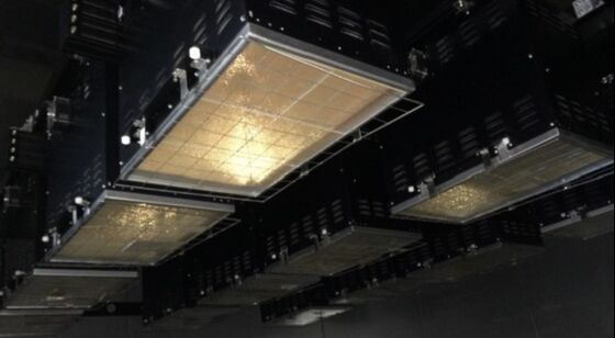 Buồng thử nghiệm độ bền điểm nóng / Máy mô phỏng ánh nắng ổn định BBA, Thiết bị kiểm tra lão hóa mô-đun quang điện PV ánh sáng tự nhiên